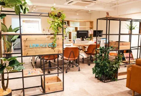 大阪本社のエントランスです。