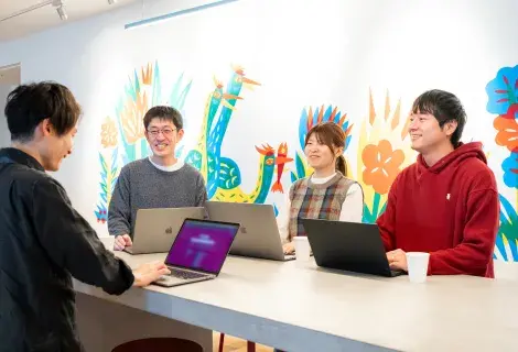 「デザインで、誰かの日常を少しずつ楽にしていきたい」 そんな想いをお持ちの方とお話しできるのを、心よりお待ちしております。